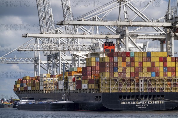 ECT Delta Container Terminal, in Europahaven, Bremerhaven Express container ship being loaded and unloaded, being refuelled, seaport of Rotterdam, deep-sea port Maasvlakte 2, on an artificial land area, Netherlands