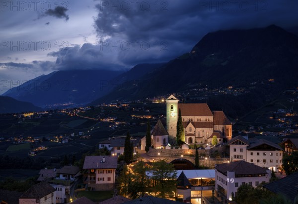 Night shot, New Parish Church of the Assumption of the Virgin Mary, Scena, Scena, South Tyrol, Autonomous Province of Bolzano, Italy, Europe