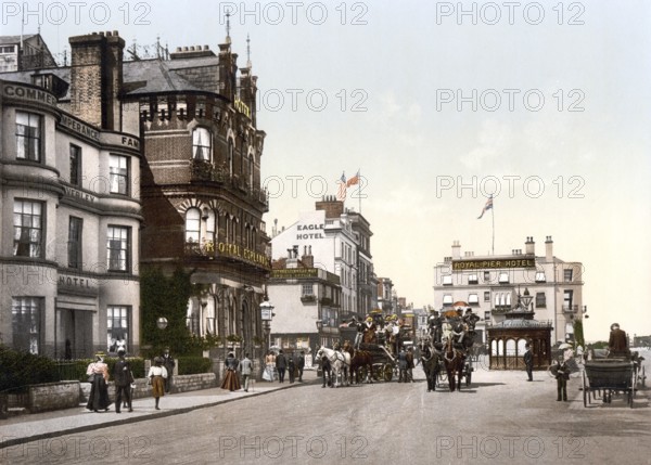 The Royal Esplanade Hotel at left and the Royal Pier Hotel in the distance. The Royal Pier Hotel was demolished in 1931, Isle of Wight, England / the Royal Esplanade Hotel at left and the Royal Pier Hotel in the distance. The Royal Pier Hotel was demolished in 1931, England, Historical, digitally restored reproduction from a 19th century original, 1880, Record date not stated