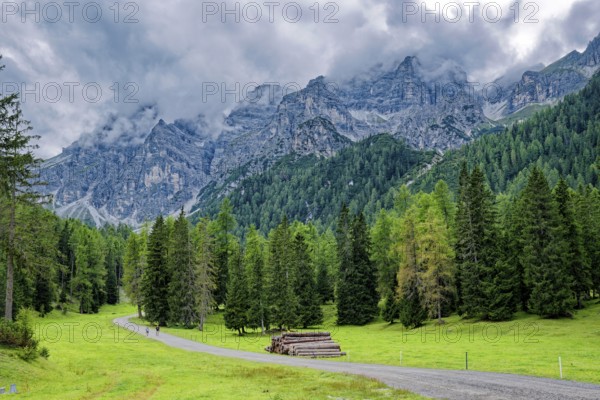 Alpine landscape, Stubai Alps near Telfes and Fulpmes, high mountains of the Alps, weather mood, cloud mood, Tyrol, Austria, Europe