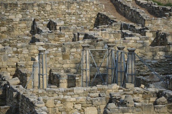 Historical ruins with several stone columns and walls, archaeological site, atrium house, Kamiros, archaeological site, ancient city, foundation of Doric Greeks, Rhodes, Dodecanese, Greek Islands, Greece, Europe