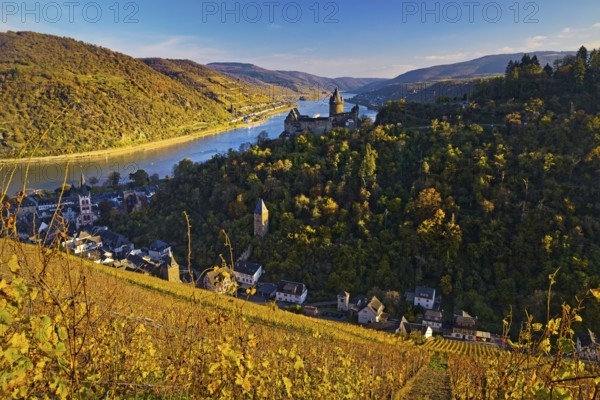 View of Bacharach with Stahleck Castle, hilltop castle above the Rhine, Upper Middle Rhine Valley in autumn, Rhineland-Palatinate, Germany, Europe