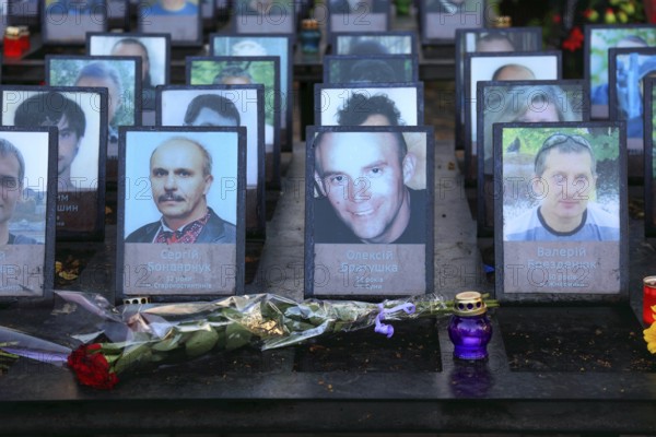 Commemorating the dead from the bloodiest Maidan demonstration in February 2014, pictures of the victims, Kiev, Ukraine, Europe