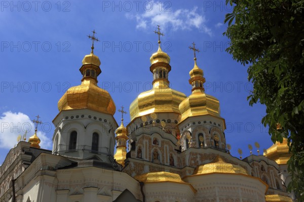 The Uspensky Cathedral with golden domes, part of the Kiev Cave Monastery, Holy Mary Ascension Monastery, Pecherskaya Lavra, Kiev, Ukraine, Europe