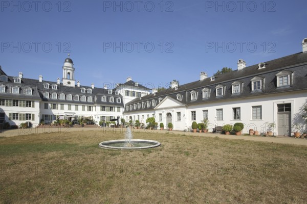 Inner courtyard with fountain of the baroque Rumpenheim Castle, white, Rumpenheim, Main, Offenbach, Hesse, Germany, Europe