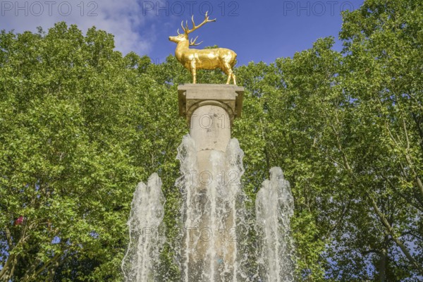 Fountain Zum Goldenen Hirschen, Rudolph Wilde Park, City Park, Schöneberg, Tempelhof-Schöneberg, Berlin, Germany, Europe