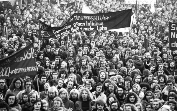 More than 10, 000 students demonstrated in Düsseldorf on 7 November 1974 for more Bafoeg and against the consequences of inflation, Germany, Europe