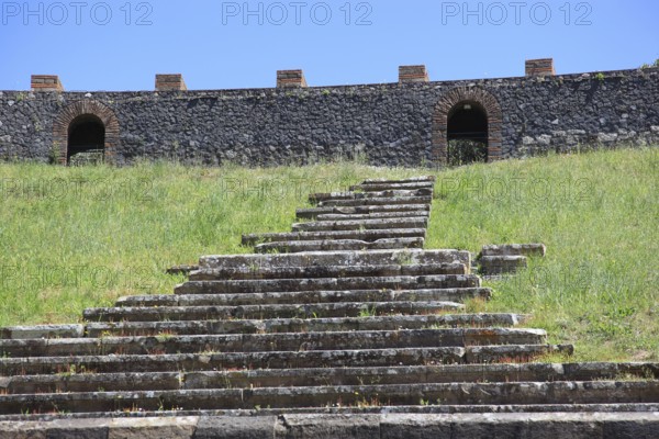 The theatre, Pompeii, ancient city in Campania on the Gulf of Naples, buried during the eruption of Mount Vesuvius in 79 AD, Italy, Europe