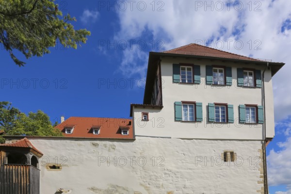 Gomaringen Castle, curtain wall, windows, green shutters, former parish seat of Johann Ulrich Schwindrazheim, Gustav Schwab Museum, former aristocratic seat, historic building, former castle, three-storey half-timbered building, architecture, Gomaringen, Baden-Württemberg, Germany, Europe