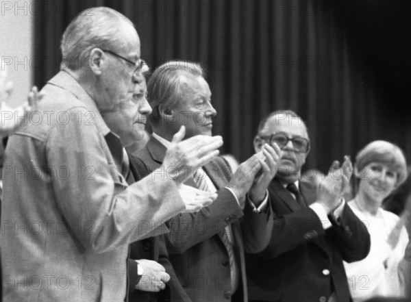 Election Party Congress of the SPD on 09.06.1980 in Essen.HJerbert Wehner, Helmut Schmidt, Willy Brandt f.l, Germany, Europe