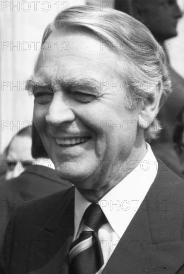 The Krupp concern used the visit of the important GDR politician, Guenter Mittag, to Bonn for talks in the Villa Huegel with Berthold Beitz on 17 April 1980 in Essen.Berthold Beitz, Germany, Europe