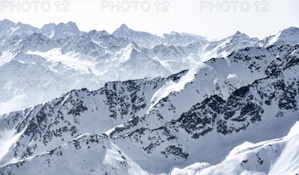 Peaks and mountains in winter, Sellraintal, Stubai Alps, Kühtai, Tyrol, Austria, Europe