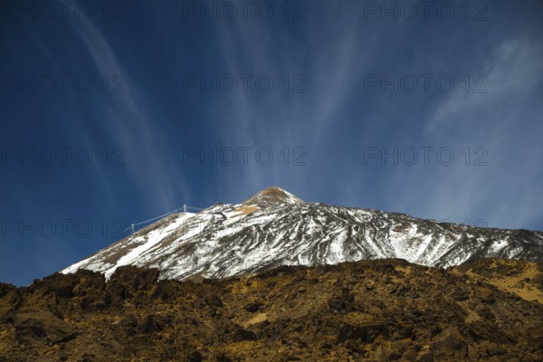 Feather clouds, Pico del Teide, 3718m, Parque Nacional de las Cañadas del Teide, Teide National Park, UNESCO World Heritage Site, Tenerife, Canary Islands, Spain, Europe