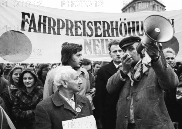 Demonstrations from 1-5 April 1975 in the centre of Hanover, which became traditional under the heading Red Dot, opposed fare increases for trains and buses, Germany, Europe