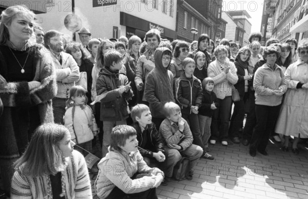 Artists from France performed at a street festival on 09.05.1980 in Dortmund-Hoerde, Germany, as part of the Foreign Culture Days France, Europe