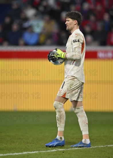 Goalkeeper Gregor Kobel Borussia Dortmund BVB (01) with ball, Voith-Arena, Heidenheim, Baden-Württemberg, Germany, Europe