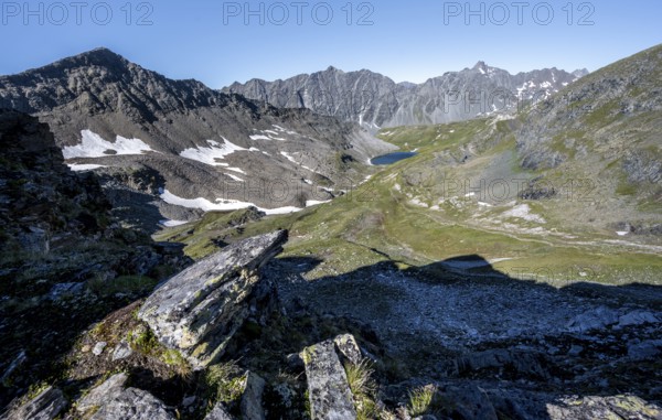 Mountain landscape with rocky mountain peaks, mountain basin with mountain lake Bödensee and Panargenkamm, view from the ridge of the Finsterkarspitze, Lasörlinggruppe, Hohe Tauern National Park, East Tyrol, Tyrol, Austria, Europe