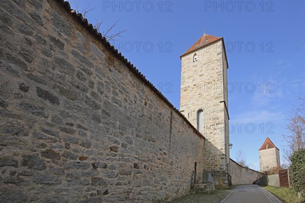 Hagelsturm with historic town wall and White Tower, defence defence tower, Dinkelsbühl, Middle Franconia, Franconia, Bavaria, Germany, Europe