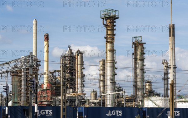 Esso refinery, Botlek, production, logistics and tank facilities, production of various petroleum products such as petrol, paraffin, diesel, Rotterdam, Netherlands