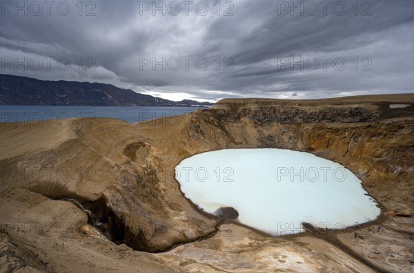 Crater lake Víti and Öskjuvatn in the crater of the Askja volcano, volcanic landscape, Dyngjufjöll mountain massif, Icelandic highlands, Vatnajökull National Park, Iceland, Europe