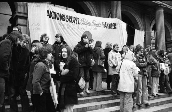 Demonstrations from 1-5 April 1975 in the centre of Hanover, which became traditional under the heading Red Dot, opposed fare increases for trains and buses, Germany, Europe