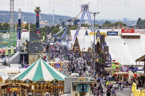 Stuttgart Folk Festival at the Cannstatter Wasen. Around 260 showmen provide a great atmosphere at the traditional festival, Stuttgart, Baden-Württemberg, Germany, Europe