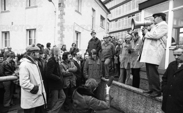 The workers defended themselves against the threat of closure of their Stuebbe-Demag factory by occupying their Mannesmann plant, here on 4 March 1975, in Kalldorf, Germany, Europe