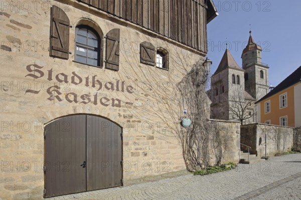 Historical box, town hall with wooden gate and collegiate church, inscription, Feuchtwangen, Middle Franconia, Franconia, Bavaria, Germany, Europe