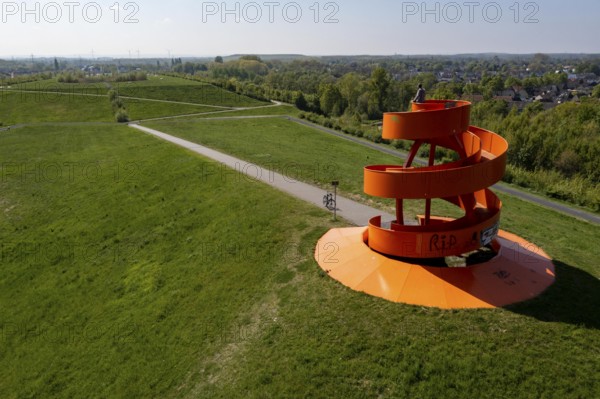 Sculpture Haldenzeichen, observation tower, Halde Franz, part of the Lippepark in Hamm, 5 slag heaps were connected to form a kind of leisure landscape area, Hamm, North Rhine-Westphalia, Germany, Europe