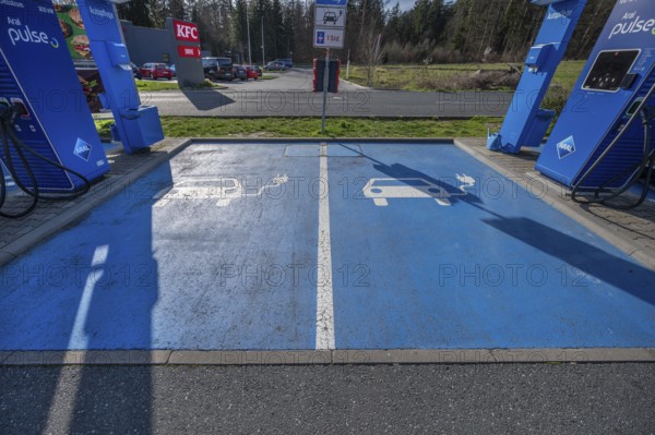 Electric filling station for electric cars, Schnaittach, Middle Franconia, Bavaria, Germany, Europe