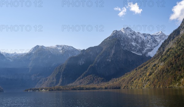 Königssee with Watzmann massif, autumnal mountain landscape, Berchtesgaden National Park, Berchtesgadener Land, Upper Bavaria, Bavaria, Germany, Europe