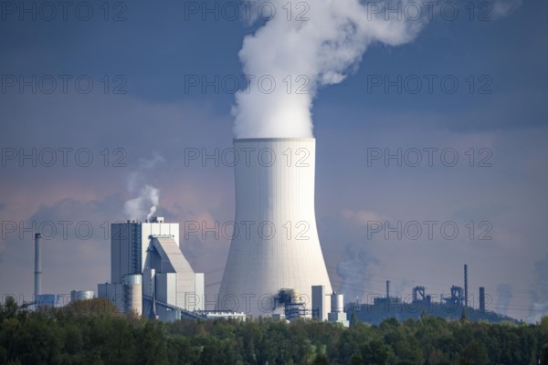 View of the STEAG coal-fired power plant Walsum, Block 10, cooling tower, parts of the Thyssenkrupp Steel steelworks in Bruckhausen, Marxloh, Duisburg, North Rhine-Westphalia, Germany, Europe