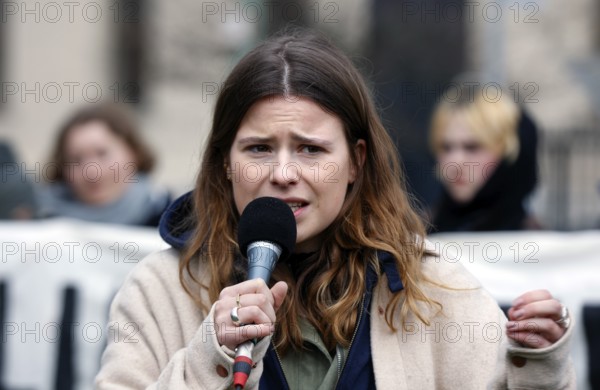 Luisa Neubauer speaks during a demonstration by Fridays for Future for compliance with climate targets and the resignation of Transport Minister Volker Wissing at the Federal Ministry of Transport, Berlin, 31 March 2023