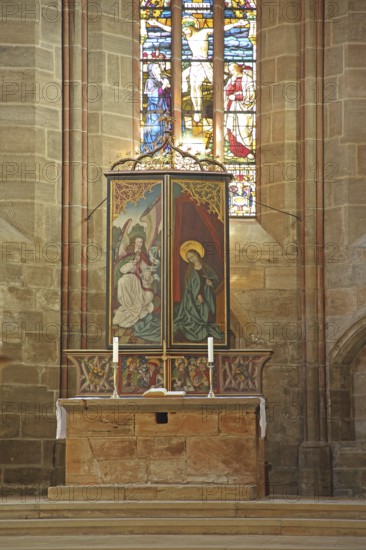 Altar with painting and stained glass window with crucifix Stained glass, arts and crafts, painting, collegiate church, Feuchtwangen, Middle Franconia, Franconia, Bavaria, Germany, Europe