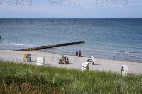 Ahrenshoop, Fischland-Darß-Zingst, Mecklenburg-Vorpommern, Germany, sandy beach beach at the holiday resort of Ahrenshoop. The seaside resort of Ahrenshoop in the Fischland region on the German Baltic coast of the Bay of Mecklenburg is located on the connection between the Darß peninsula and the mainland, Europe