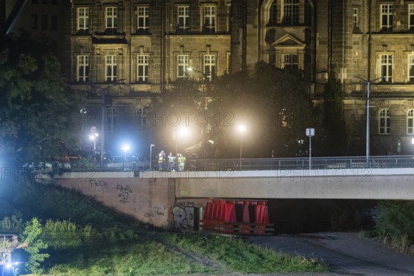 In the early hours of the morning, a section of the Carola Bridge collapsed for unknown reasons. Over a length of around 100 metres, the section on which the trams normally run collapsed into the Elbe. Demolition of the collapsed section of the bridge began during the night of 13 September, and heavy equipment was used for this purpose. Demolition of the collapsed bridge sections of the Carola Bridge in Dresden, Dresden, Saxony, Germany, Europe