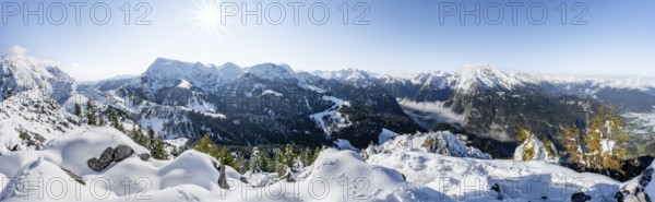 Panorama, Snow-covered summit of the Jenner with viewing platform in autumn, view of the sea of clouds, Hagengebirge and Watzmann, Berchtesgaden National Park, Berchtesgaden Alps, Schönau am Königssee, Berchtesgadener Land, Bavaria, Germany, Europe