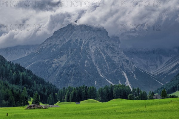 Alpine landscape of the Stubai Alps, weather mood, cloud mood, Obernberg am Brenner, Tyrol, Austria, Europe