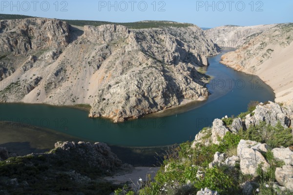 River winds through rocky canyon surrounded by lush green vegetation, Pariževacka Glavica, Parizevacka, filming location of Karl May films, Zrmanja River, Jasenice, Zadar County, Croatia, Europe