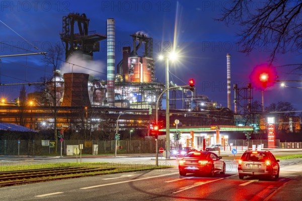 Duisburg-Bruckhausen steel site, ThyssenKrupp Steel, blast furnaces 8 and 9, on Kaiser-Wilhelm-Straße, petrol station, North Rhine-Westphalia, Germany, Europe