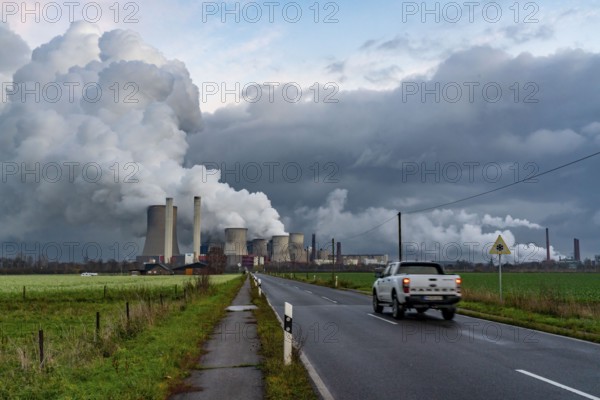 Lignite-fired power plant, RWE Power AG Niederaußem power plant, near Bergheim, North Rhine-Westphalia, North Rhine-Westphalia, Germany, Europe