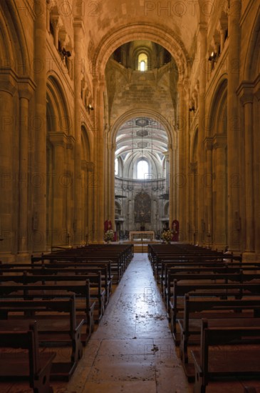 Interior view, nave, choir, Lisbon Cathedral, Sé Patriarcal de Lisboa or Igreja de Santa Maria Maior, Lisbon, Portugal, Europe