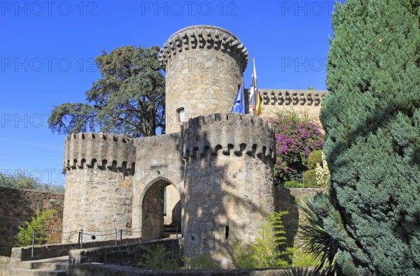 Historic castle Parador hotel, Jarandilla de la Vera, La Vera, Extremadura, Spain, Europe