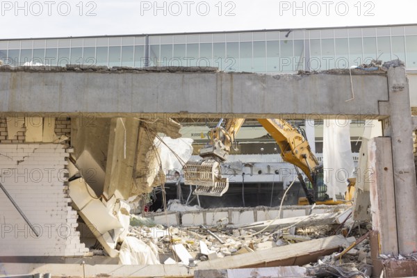 Demolition of the old shopping centre in Dresden-Nickern by the investor Krieger. The new building is already partially open, now the rest of the old shopping centre is being demolished and rebuilt, Dresden, Saxony, Germany, Europe