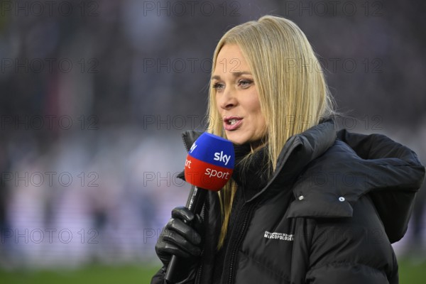 SKY reporter Britta Hofmann in an interview Microphone Logo smiles MHPArena, MHP Arena Stuttgart, Baden-Württemberg, Germany, Europe