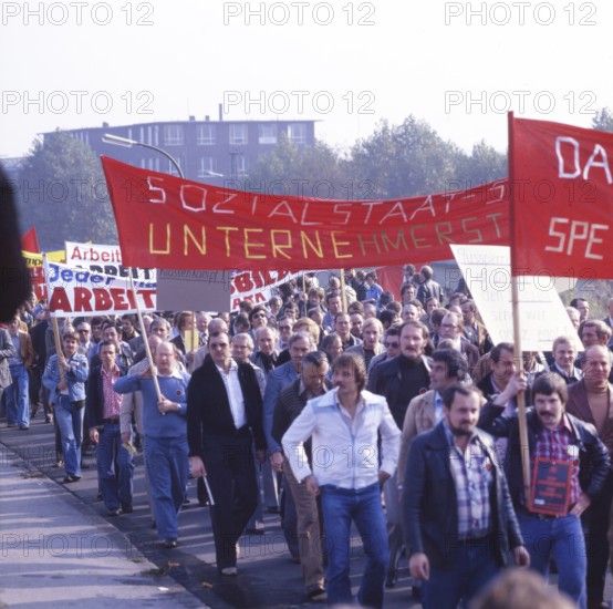 DEU, Germany: The historical slides from the times 80-90s, Dortmund. DGB demonstration against unemployment and for the right to strike 90s