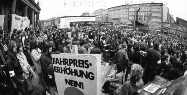 Demonstrations from 1-5 April 1975 in the centre of Hanover, which became traditional under the heading Red Dot, opposed fare increases for trains and buses, Germany, Europe