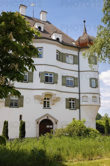 Bernstadt Castle, entrance, door, today municipal administration and local history museum, symmetrical baroque building, historical building, architecture, white facade, windows, turrets, shutters, roof tiles, Bernstadt, Baden-Württemberg, Germany, Europe