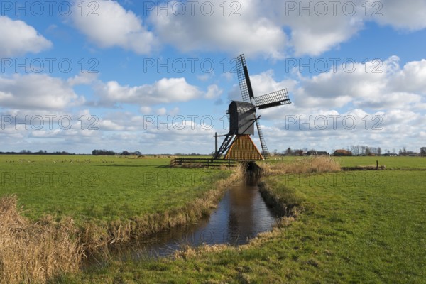 De Jansmolen or De Modden, hollow mill, Rijksmonumenten, Goengahuizen, Goëngahuizen, Goaiïngahuzen, Friesland, Fryslân, Netherlands, mill