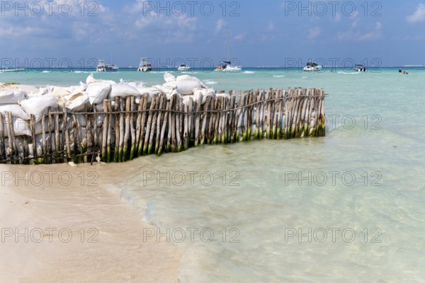 Groyne on sand beach to trap sediment, Playa Norte, Isla Mujeres, Caribbean Coast, Cancun, Quintana Roo, Mexico, Central America